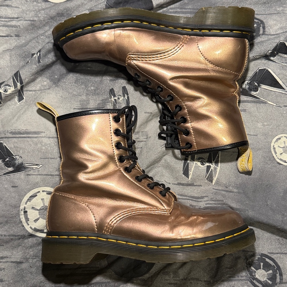 VEGAN ROSE GOLD DR MARTENS GUC SZ 8